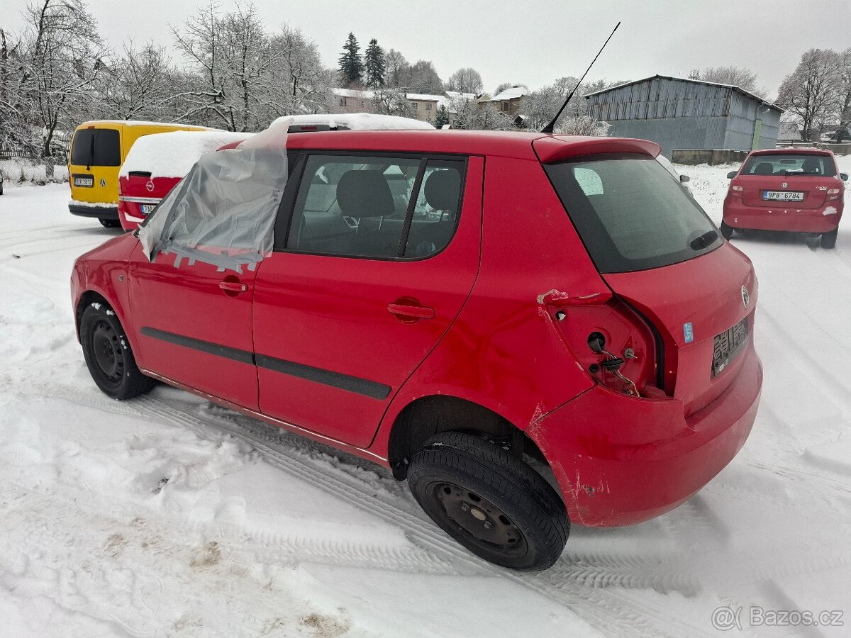 Prodám na náhradní díly ŠKODA FABIA II 1.2HTP 44KW CHFA - 2
