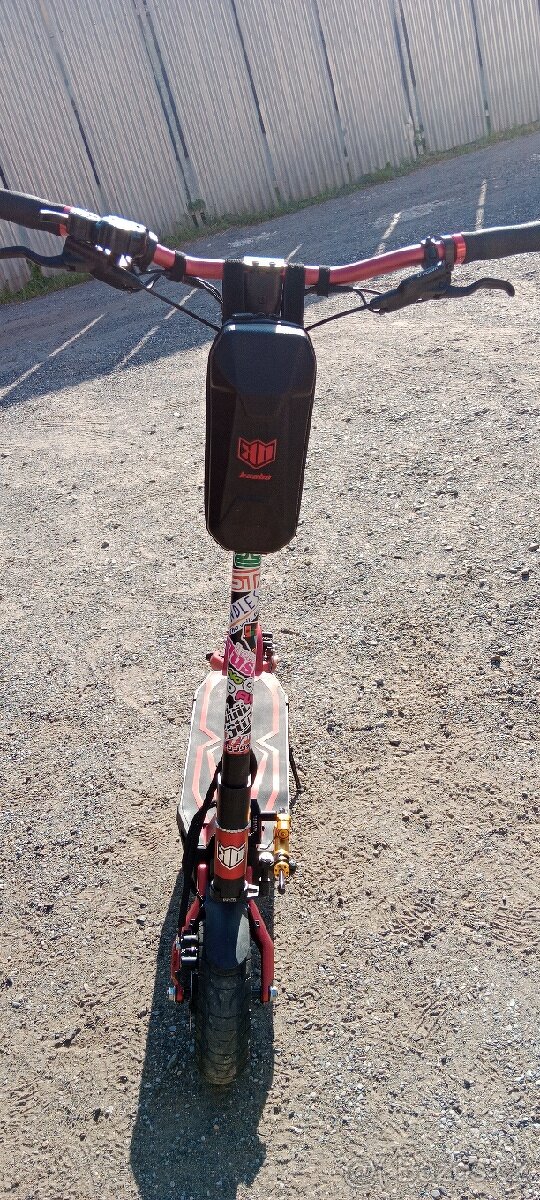 Kolobezka Kaabo Mantis 10 - 2