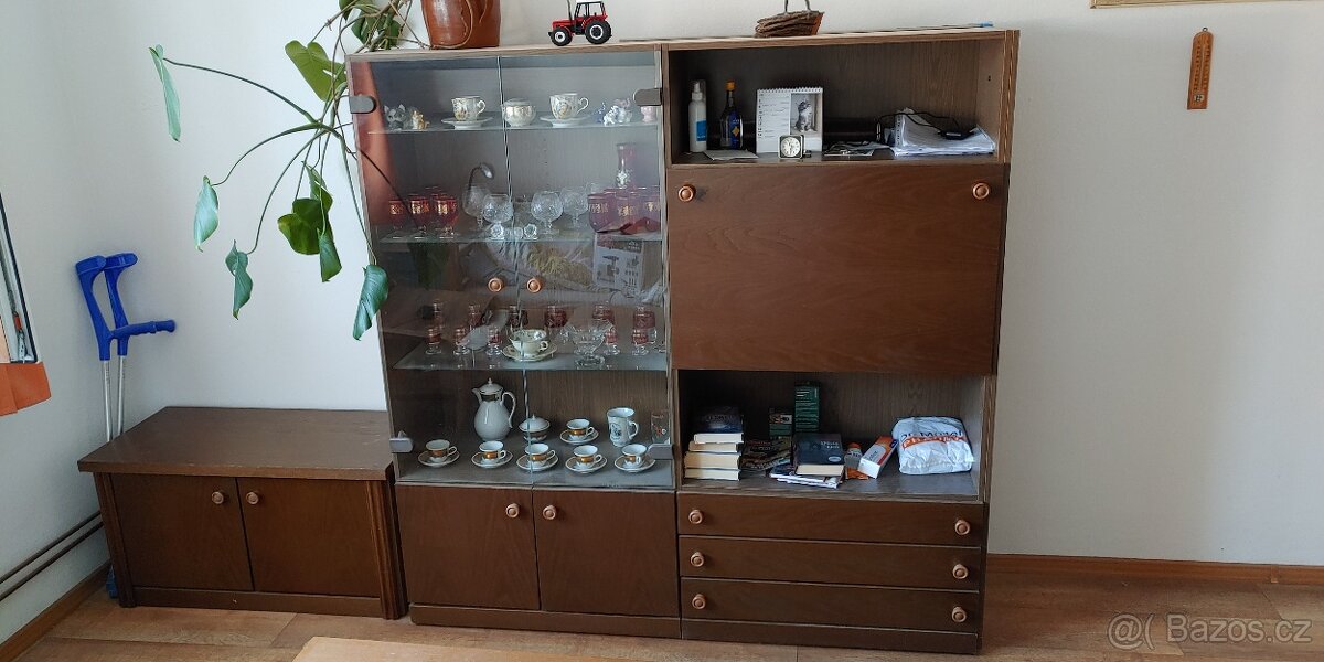 Obývací stěna / skříně - 2