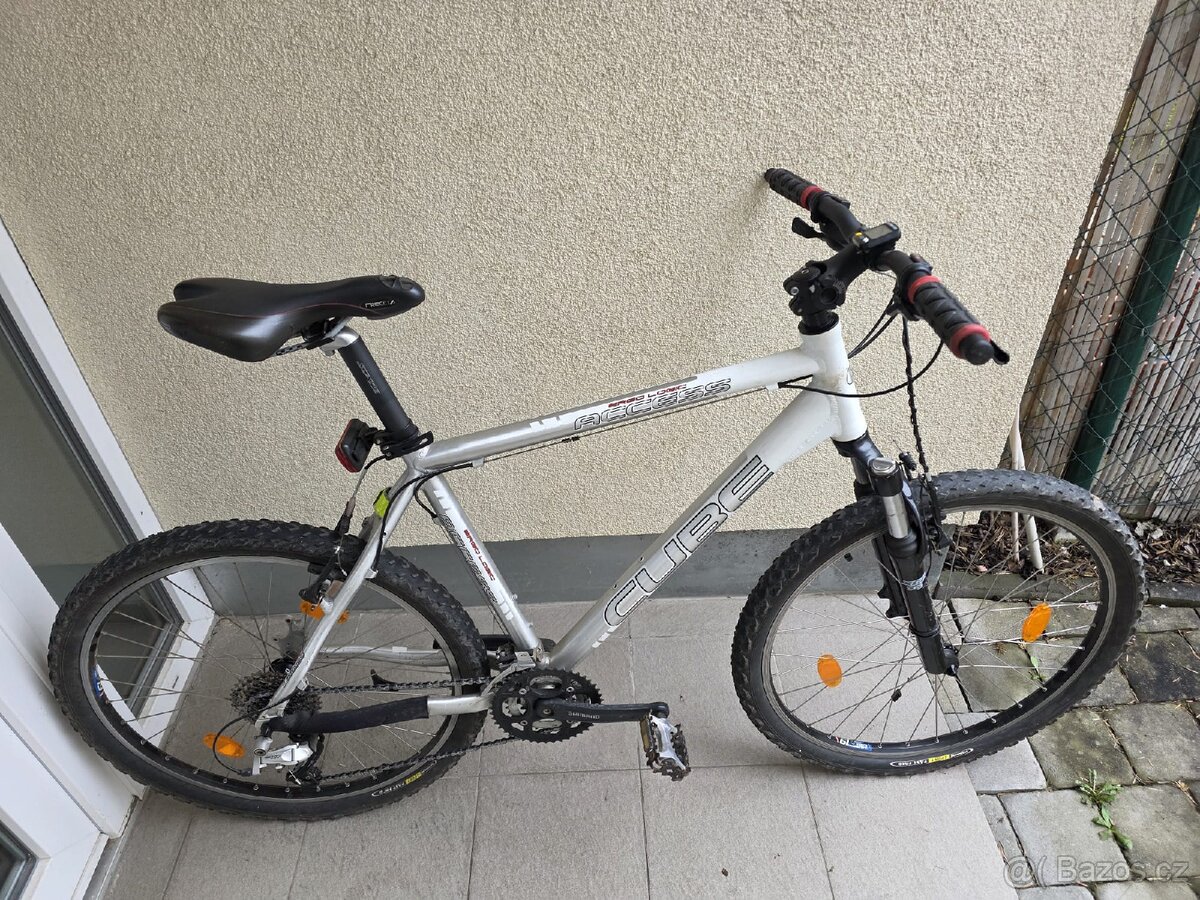 Jízdní kolo Cube - 2