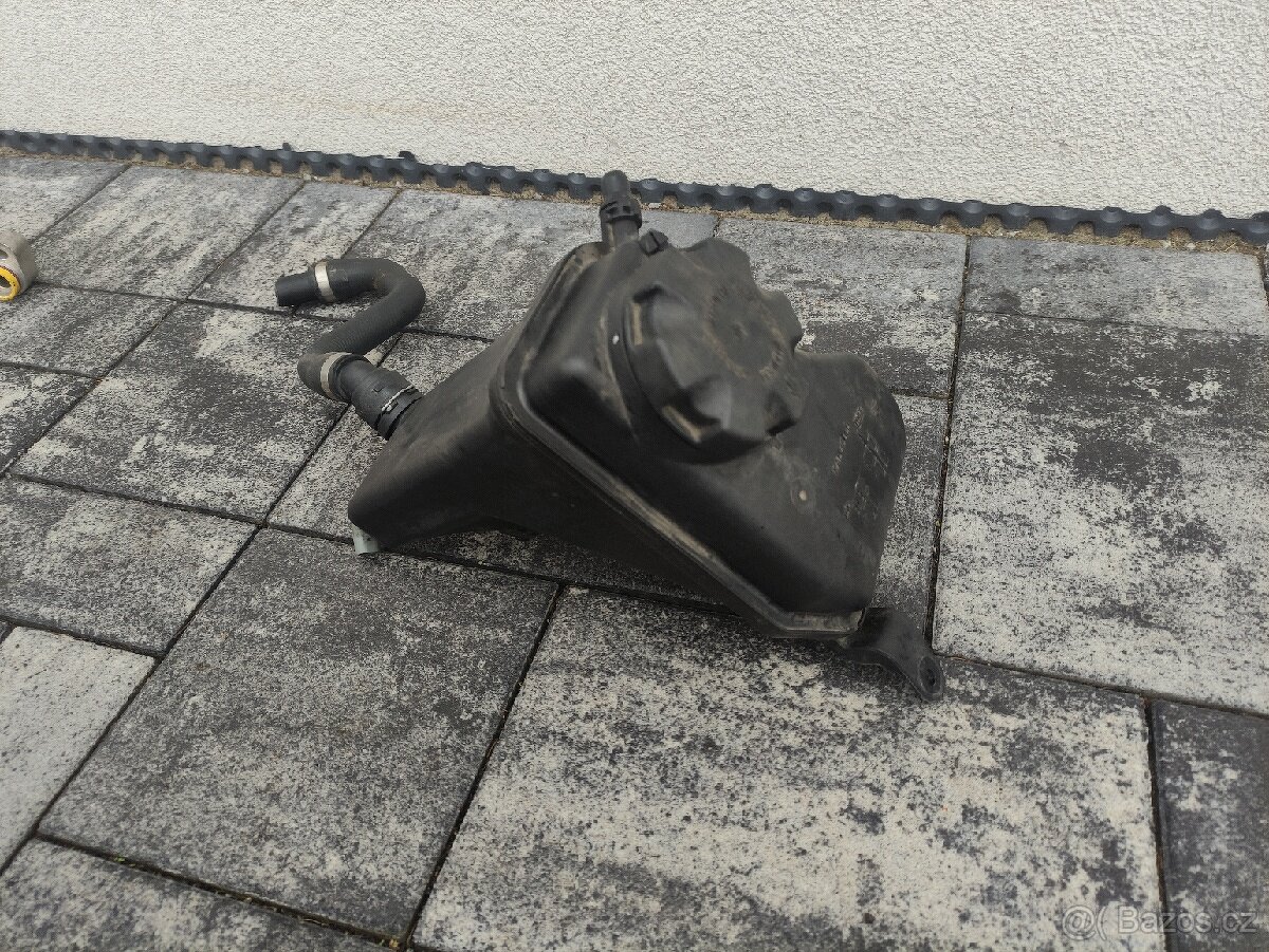 Expanzní nádoba BMW - 2