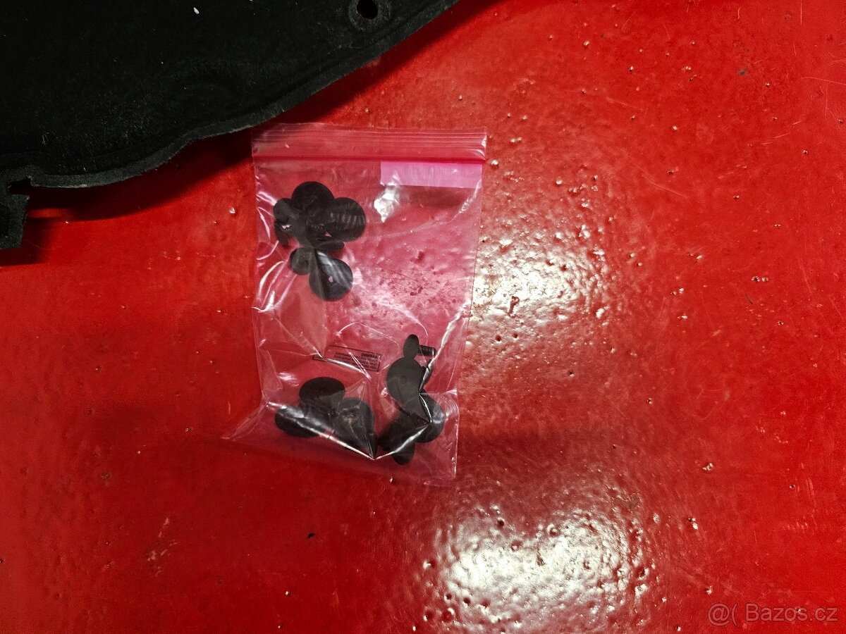 Molitan tlumení kapoty bmw e60 e61 - 2