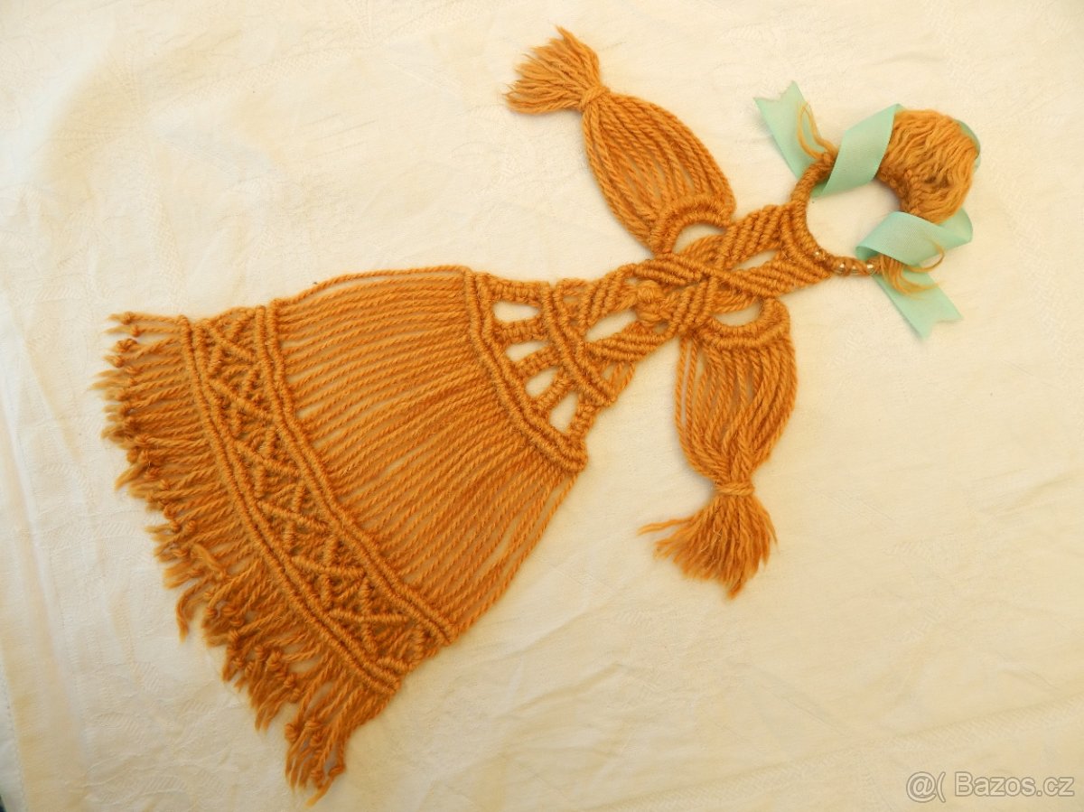 Drhaná panenka / MACRAMÉ / - 2