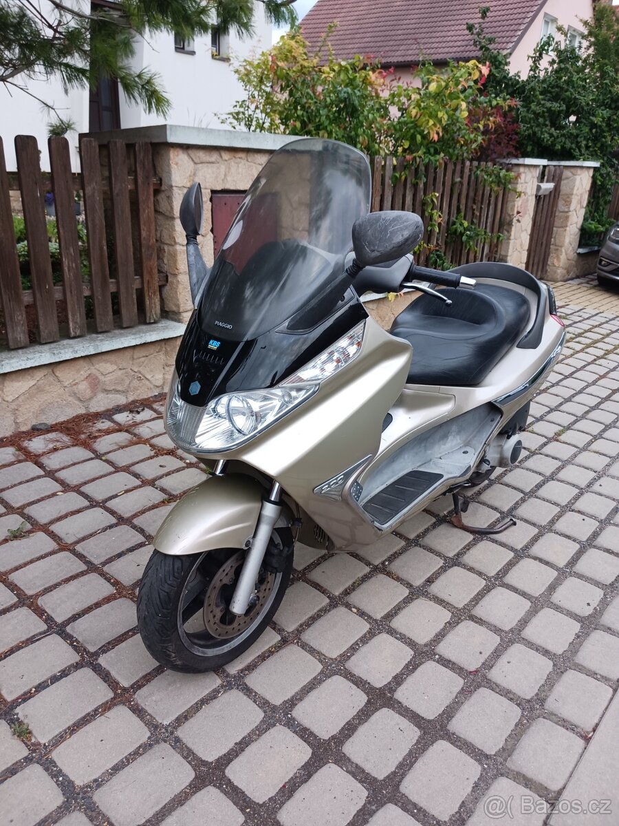Piaggio x8 200 - 2