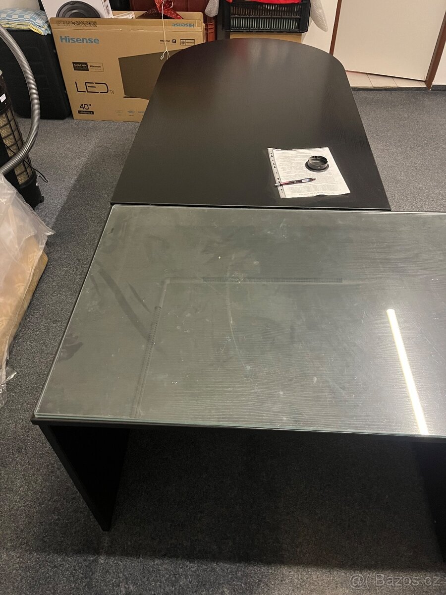 Kancelářský stůl - 2