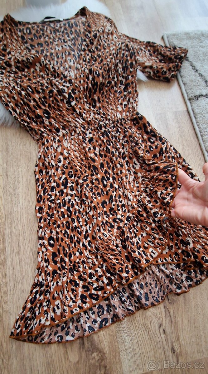 Nové šaty Stradivarius - 2