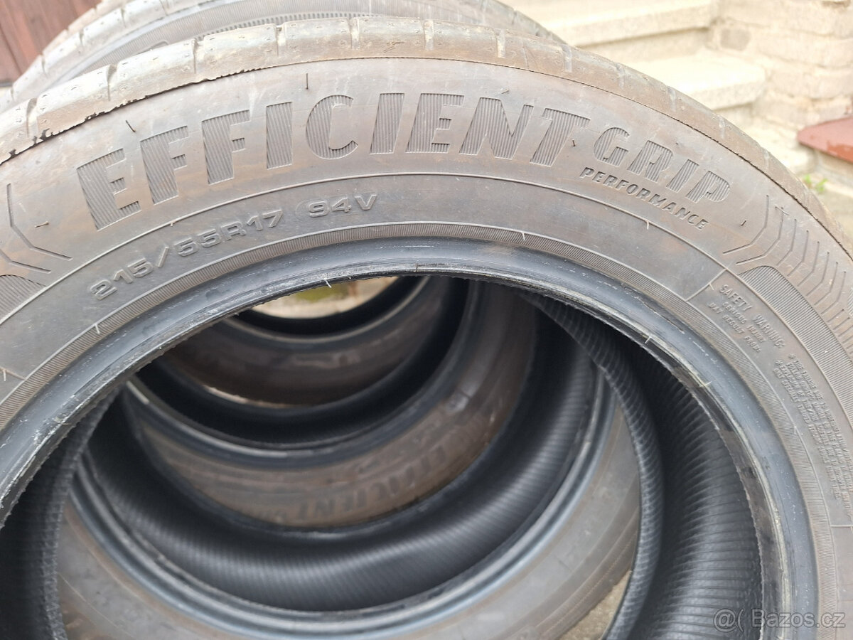Goodyear 215/55 R17 94V. - 2
