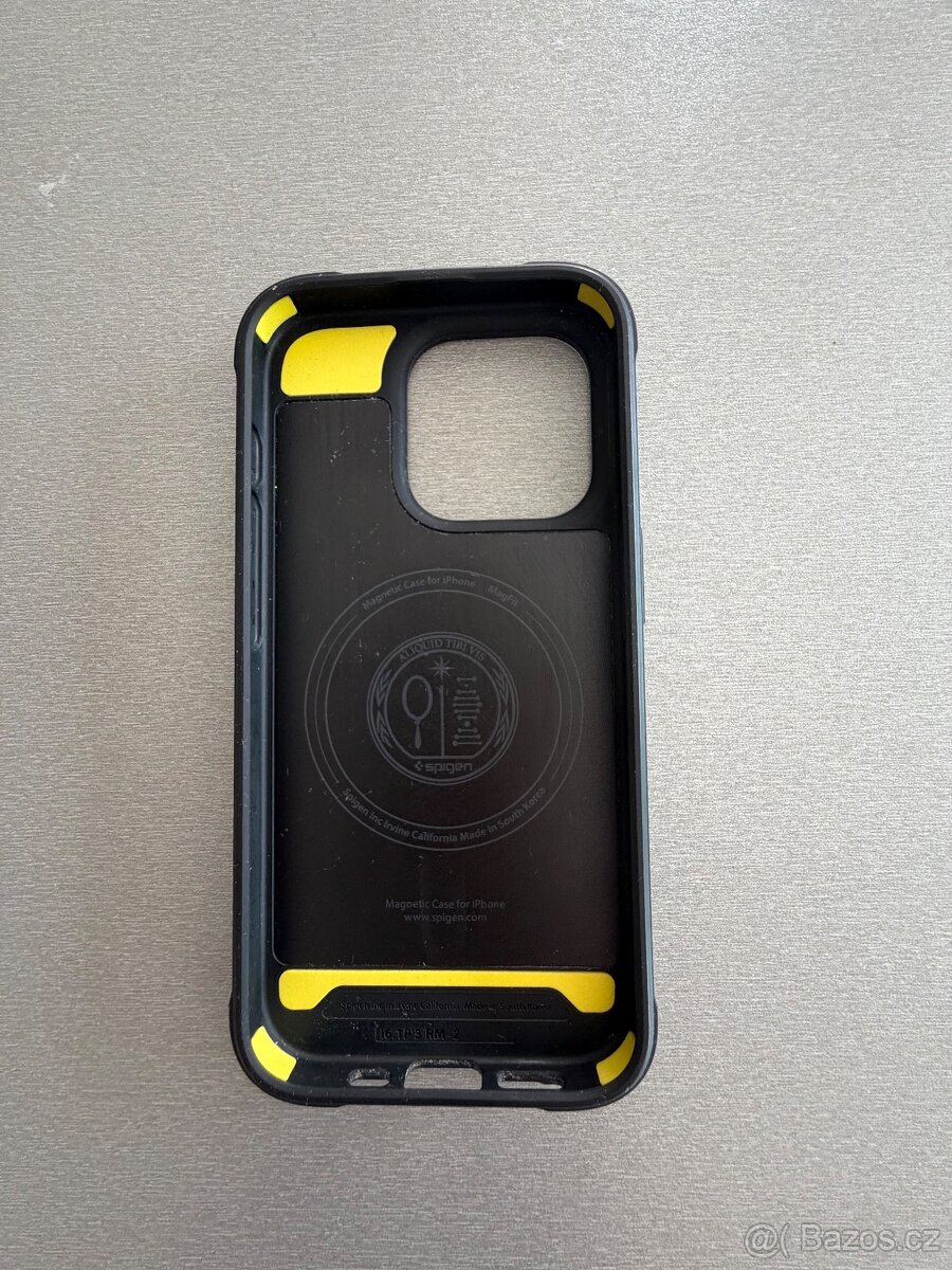 Spigen - Iphone 15 Pro - 2