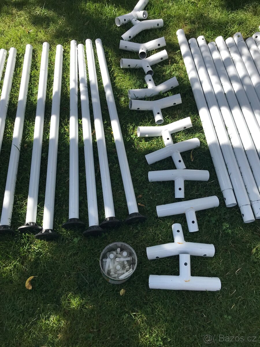 Tyčky z bazénu - 2