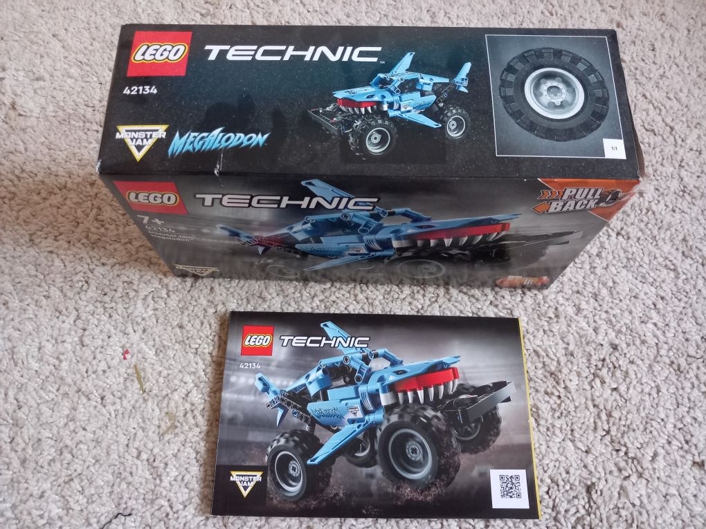 LEGO 42134 - Megalodon - 2