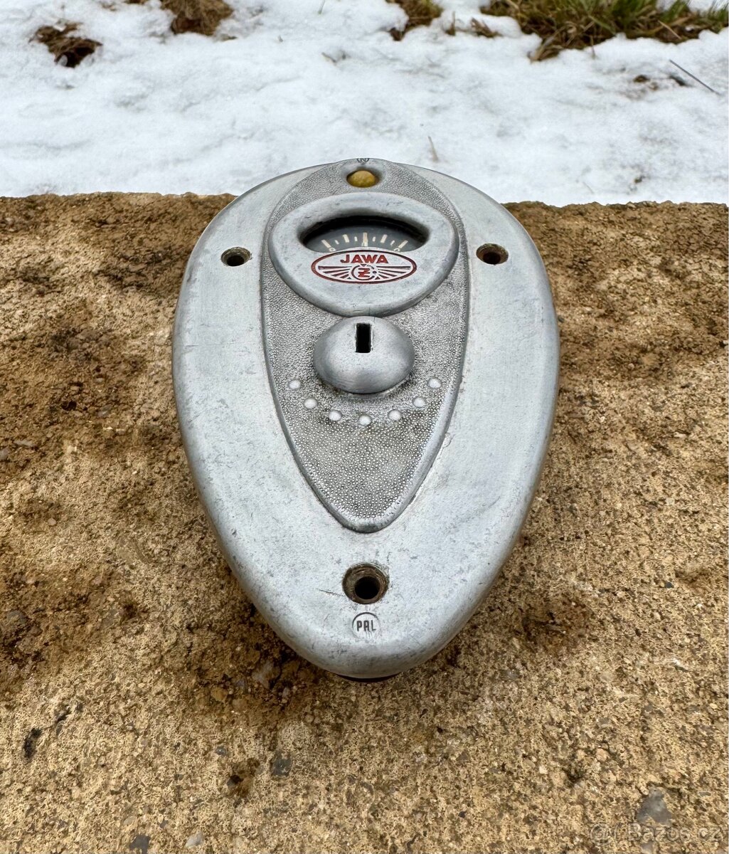 Jawa CZ kyvacka, perak, CZ - spinacka 8A - 2