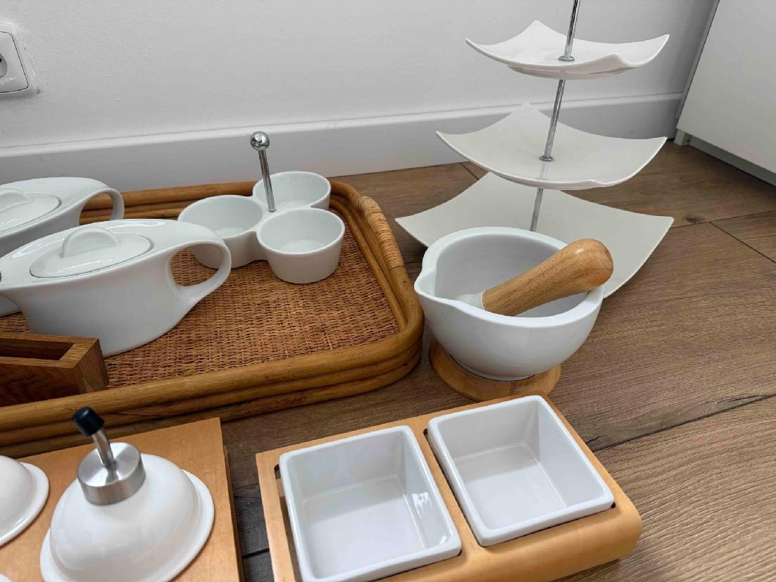 Kořenky, tác, etažér a doplňky do kuchyně - 2