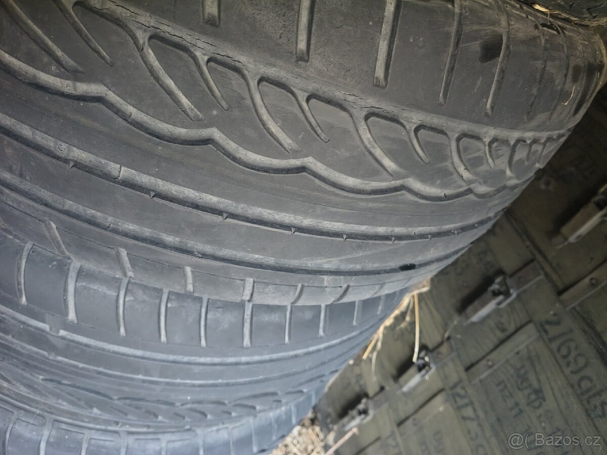 Letní pneu 225/50R17 - 2
