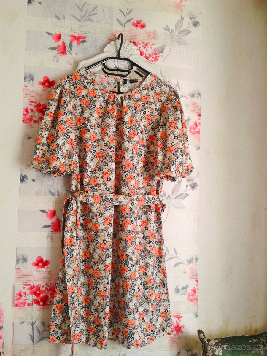 Slušivé bavlněné šaty s páskem 42 - 2