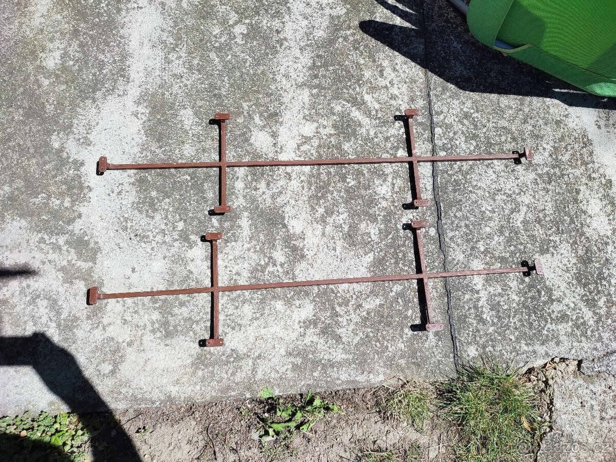 Mříž ke dveřím - 2