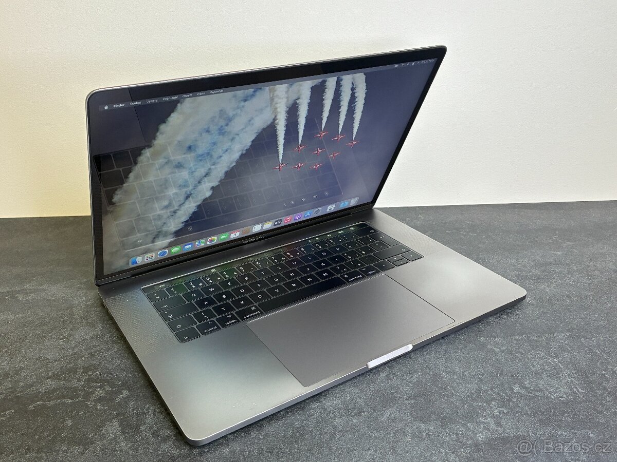 MacBook Pro 15'' 2017 / i7 / 16GB / 256GB SSD - DPH - 2
