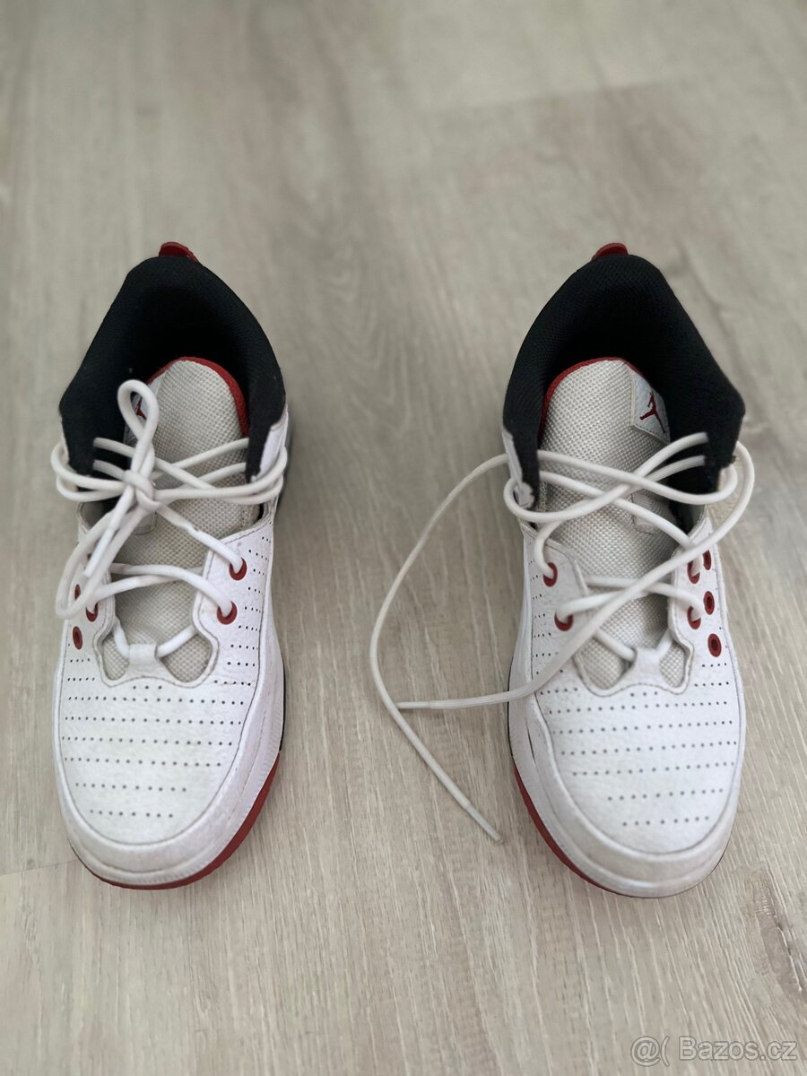 Nike Jordan Max Aura 5 - 2