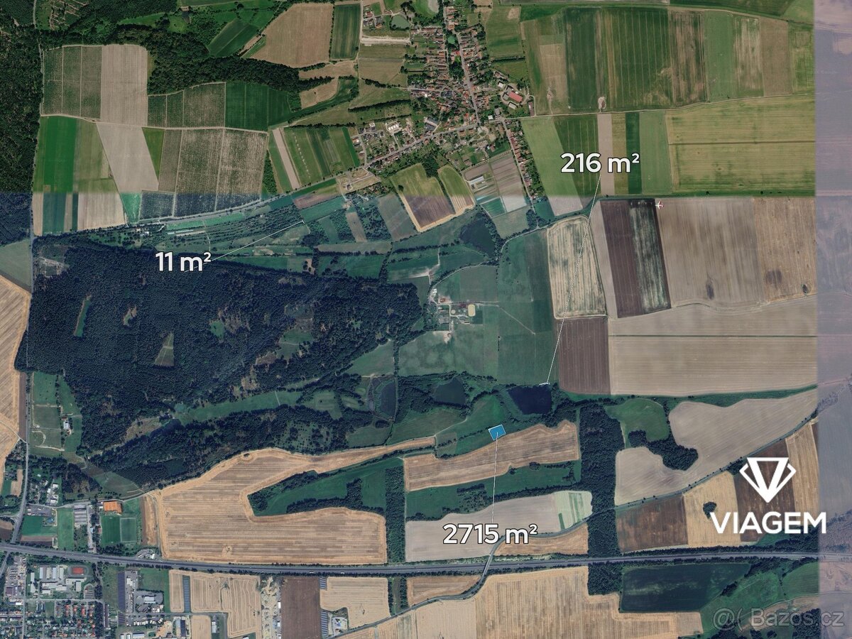 Pole 2 824 m² - 2