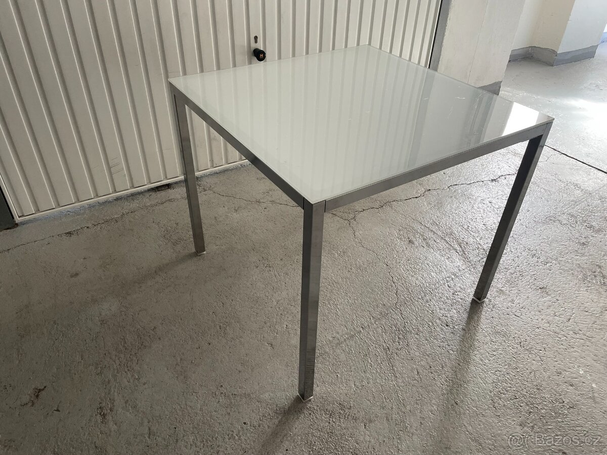 Skleněný stůl IKEA - 2
