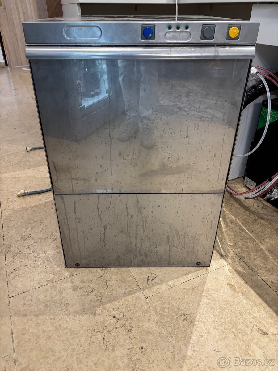 Podbarová gastro myčka - 2