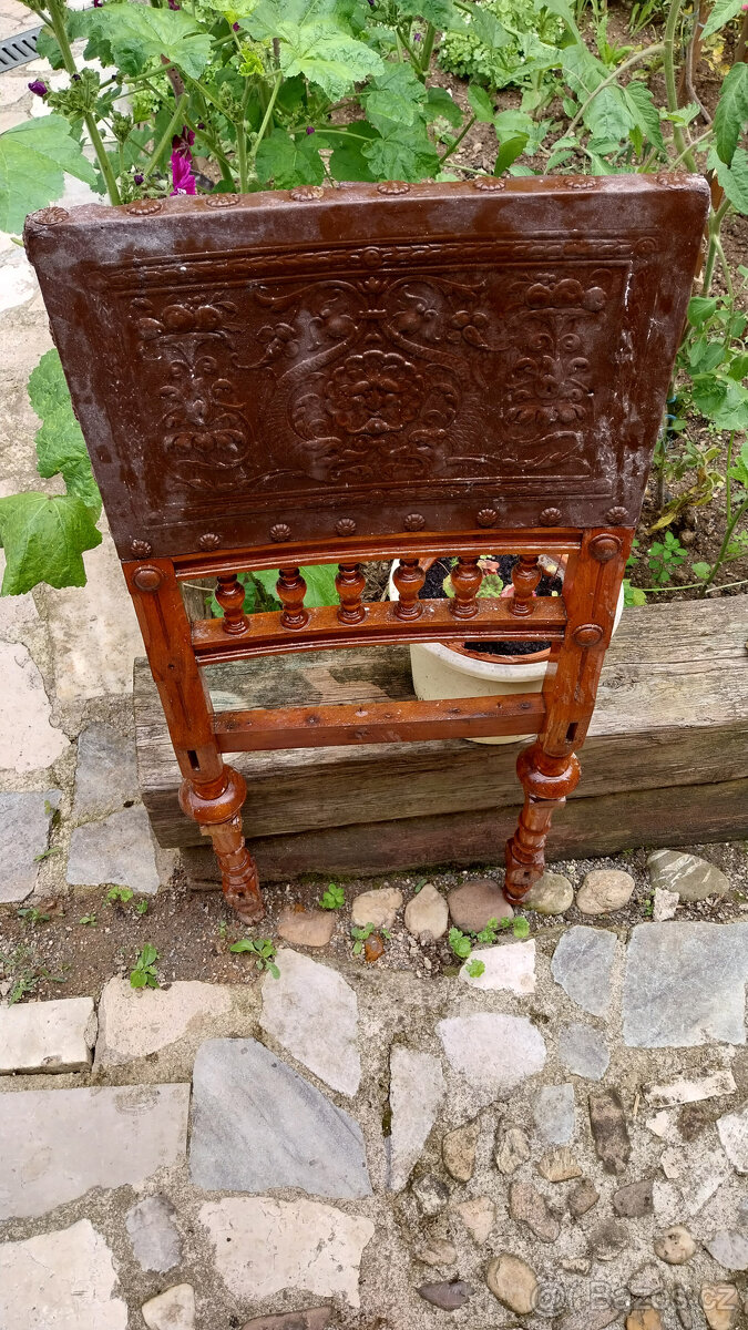 Starožitná židle + část druhé - 2
