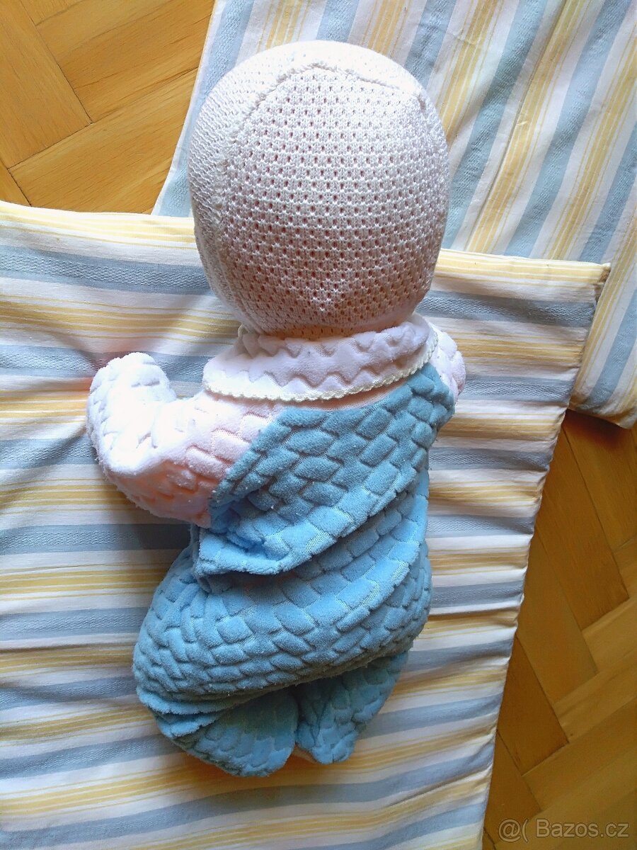 Mrkající panenka + dečka - 2