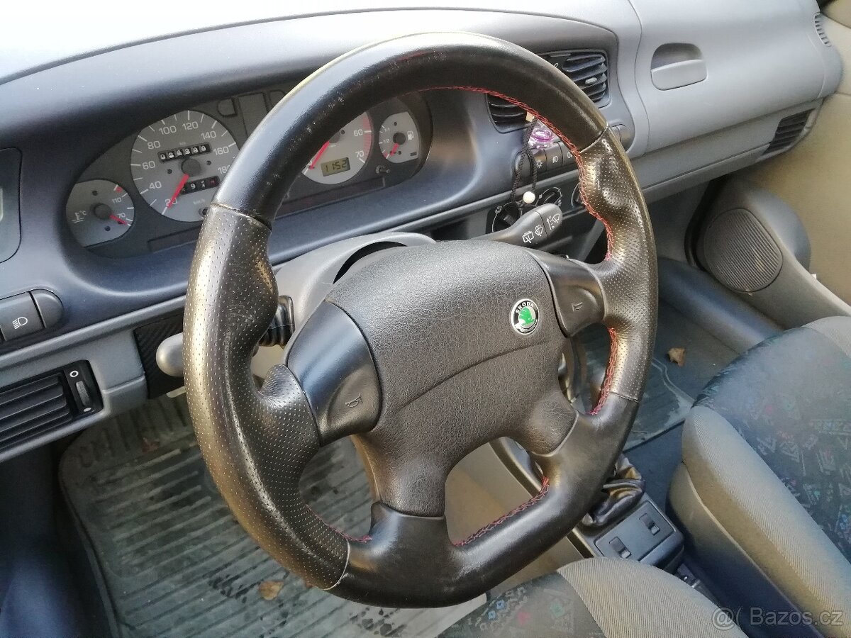 Kožený volant Felicia - 2