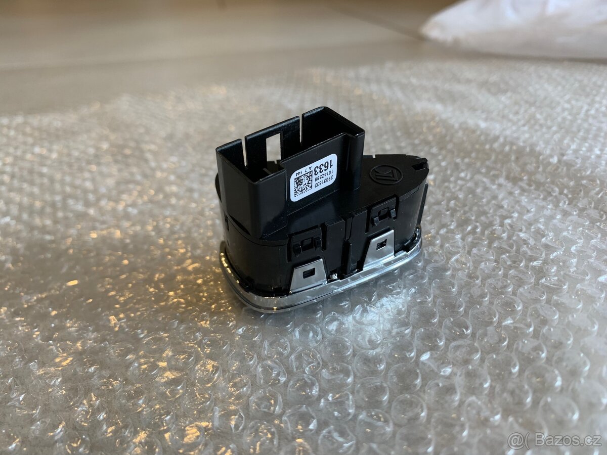 Tlačítko přepínače centrálního zámku - Opel Corsa E/Adam - 2