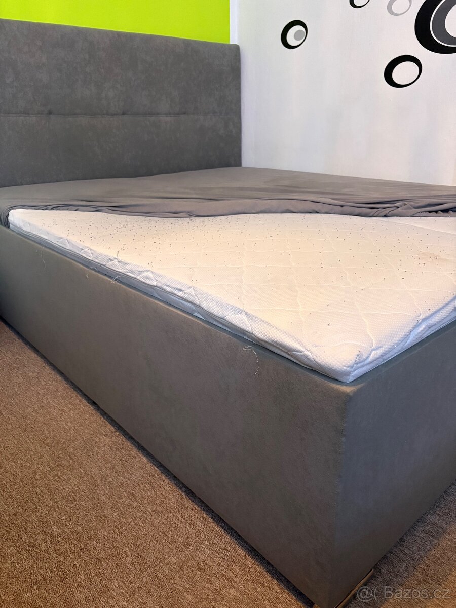 Manželská postel s uloženým prostorem - 2