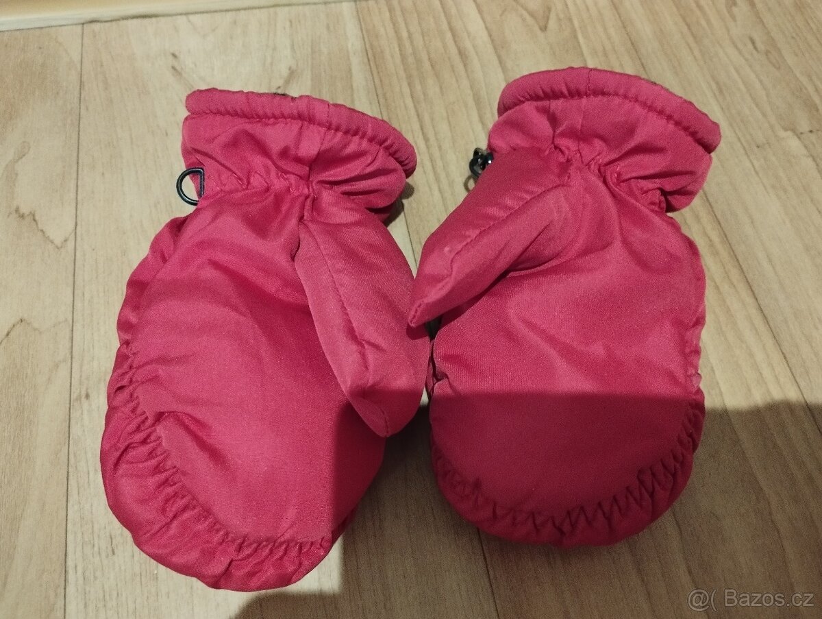 Dětské červené rukavice s krokodýly - 2