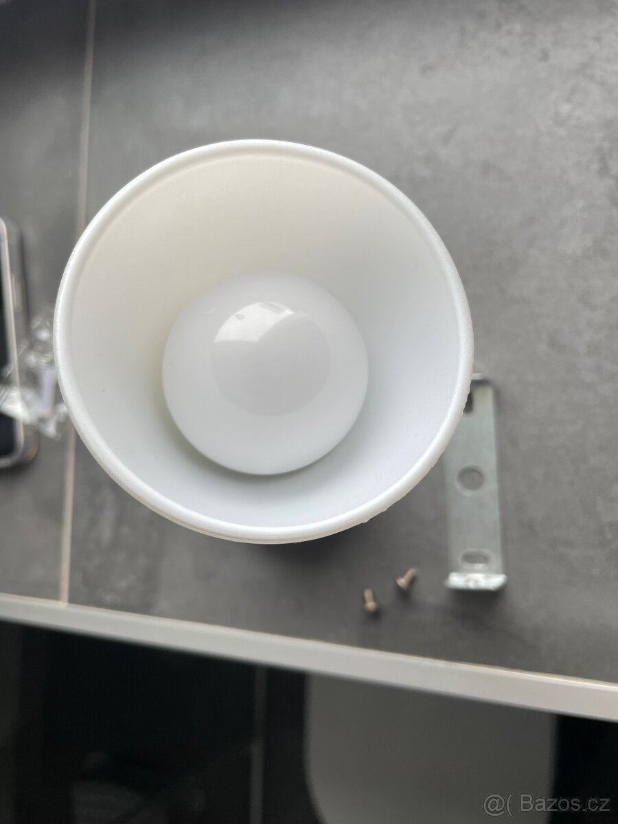 Svetlo se zarovkou - 2