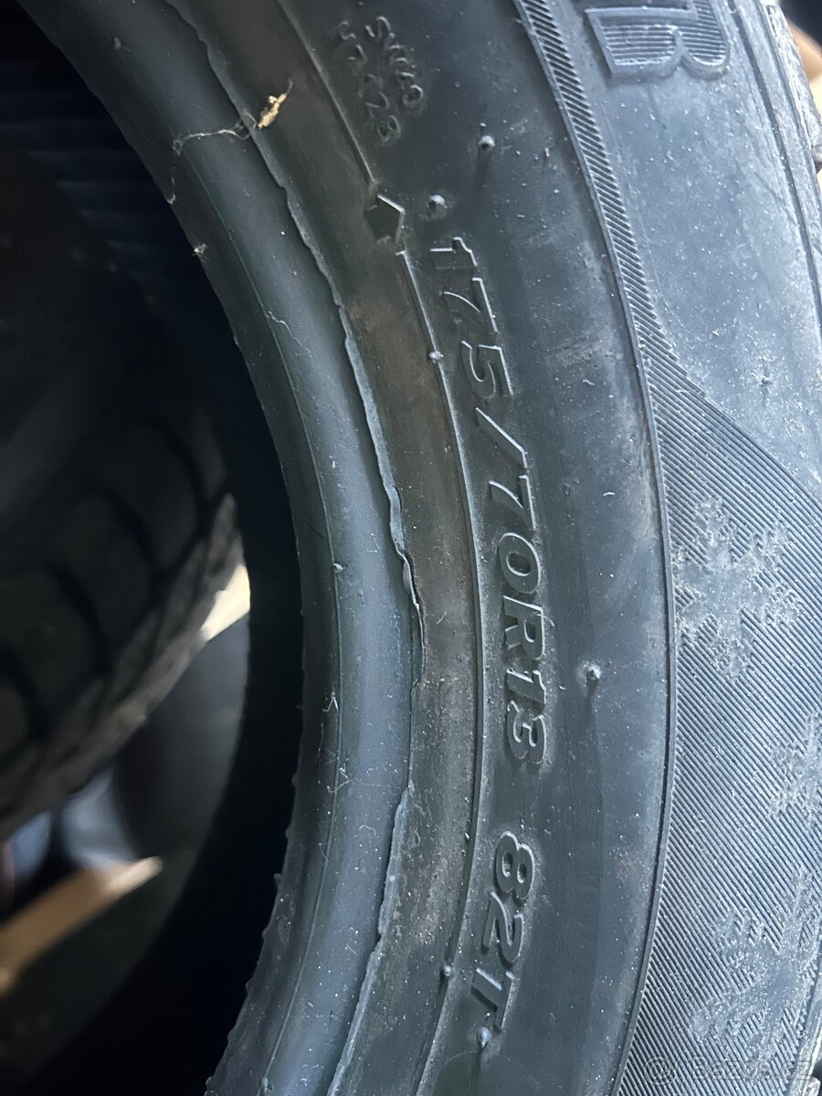 Zimní pneu 175/70 R13 - 2