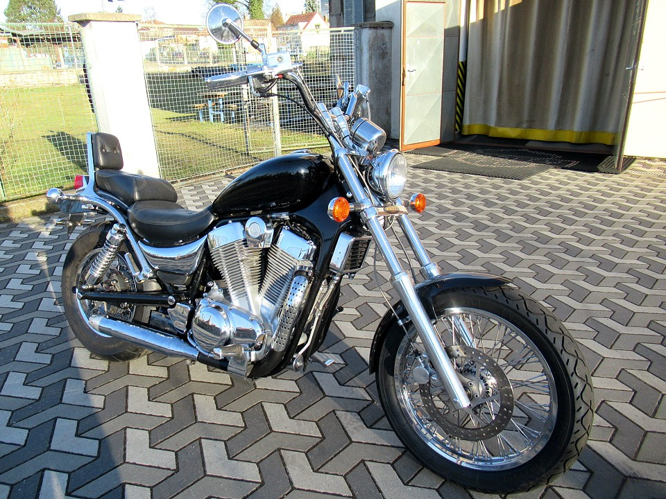 Suzuki VS 1400 Intruder - 2