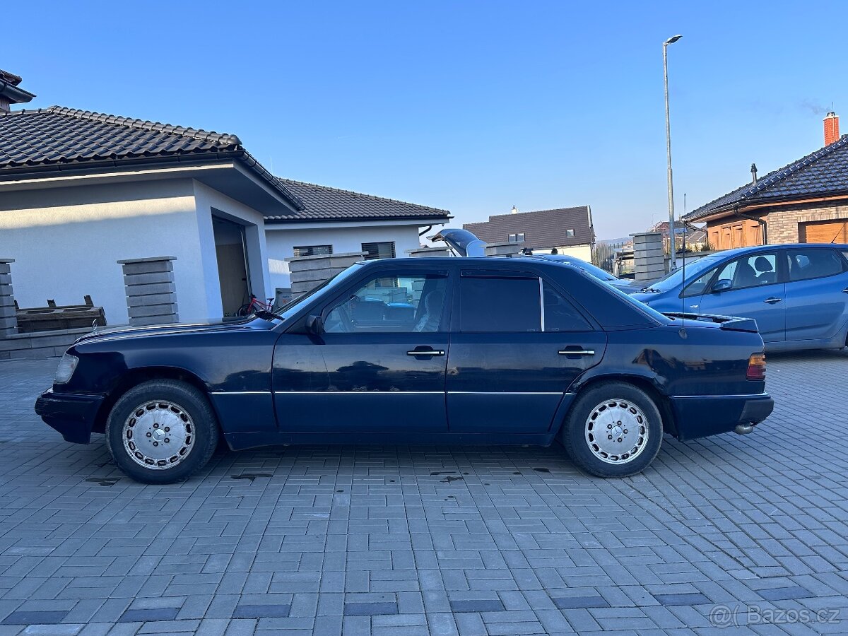 Mercedes Benz W124 200d - 2