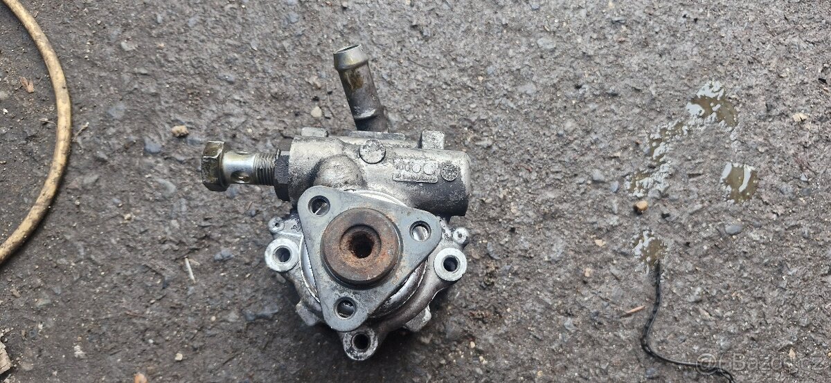 Servocerpadlo servo pumpa Audi A8 4E D3 3.0 tdi - 2