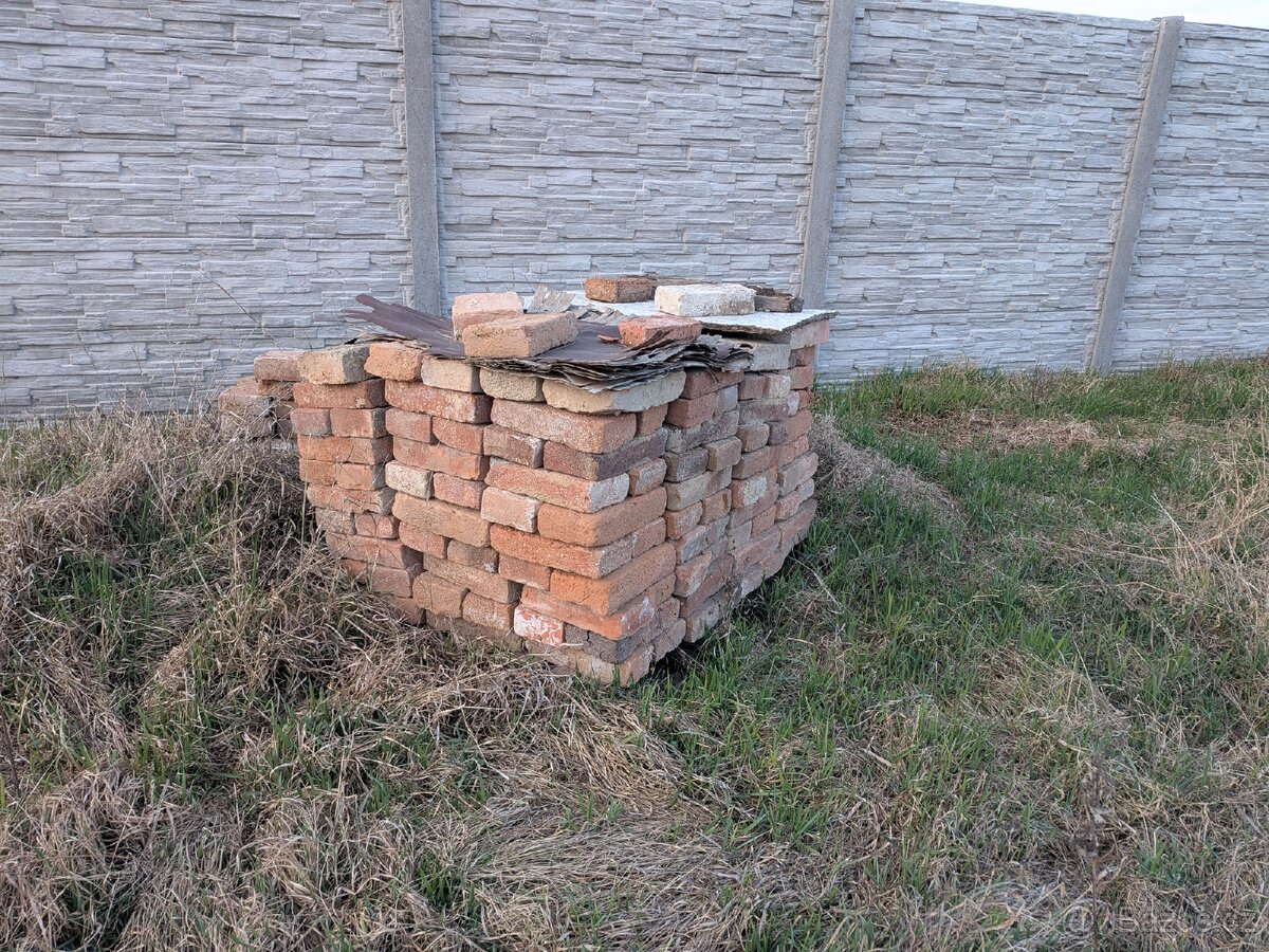 Prodám staré cihly - 2