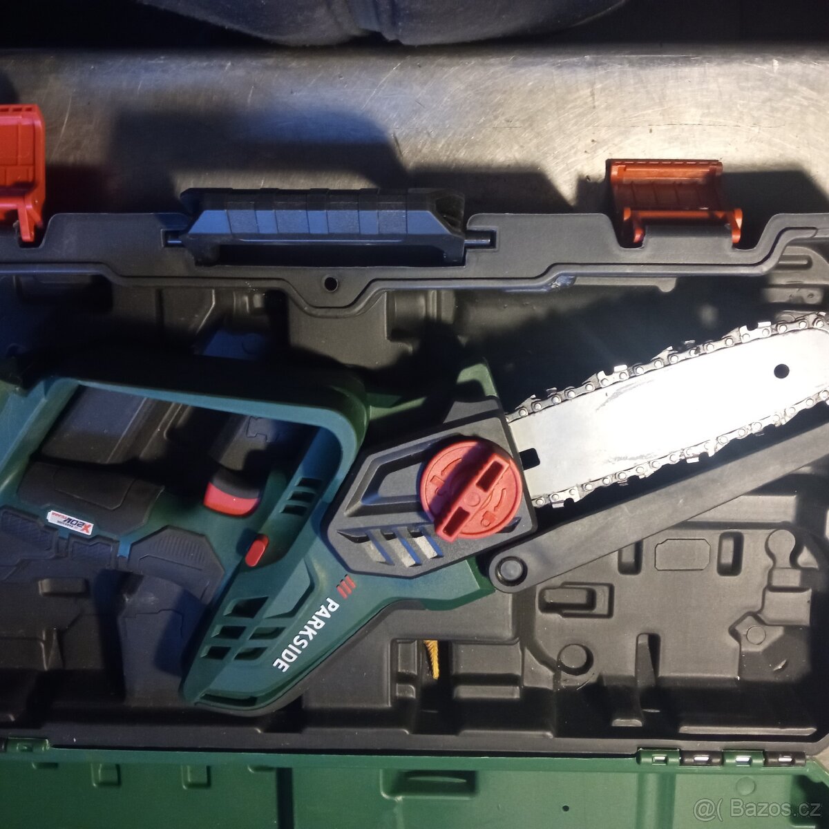 Aku řetězová pila - 2