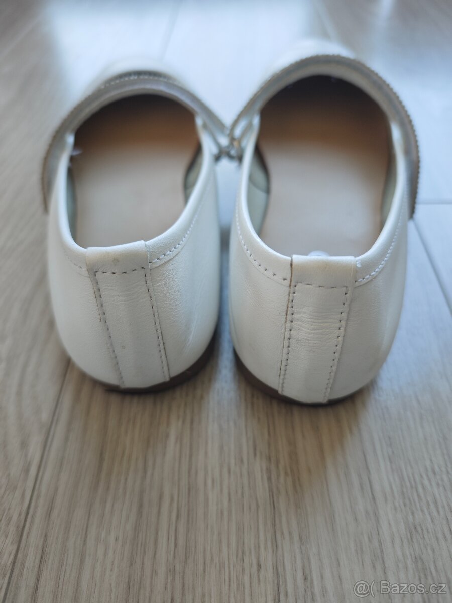 Dívčí balerínky Baťa vel 38 - 2