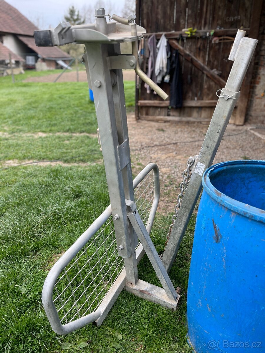 Nakládací jeřáb na vyvažečku - 2