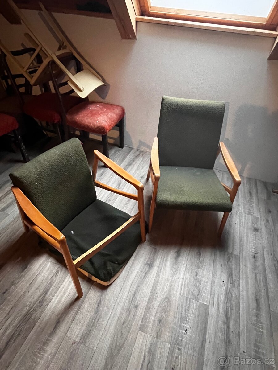 Stará křesla retro - 2