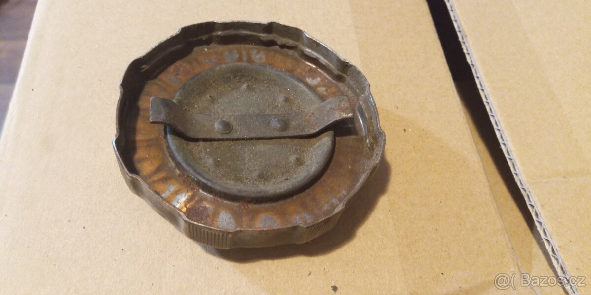 Víčko nádrže Jawa Pérák Zbrojovka, Janeček rádlované - 2