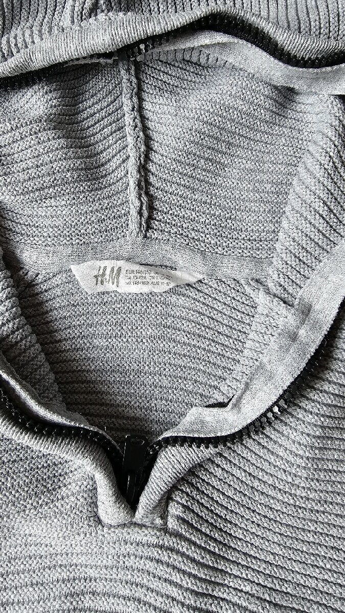 Chlapecký svetr s kapucí vel. 146/152 - 2