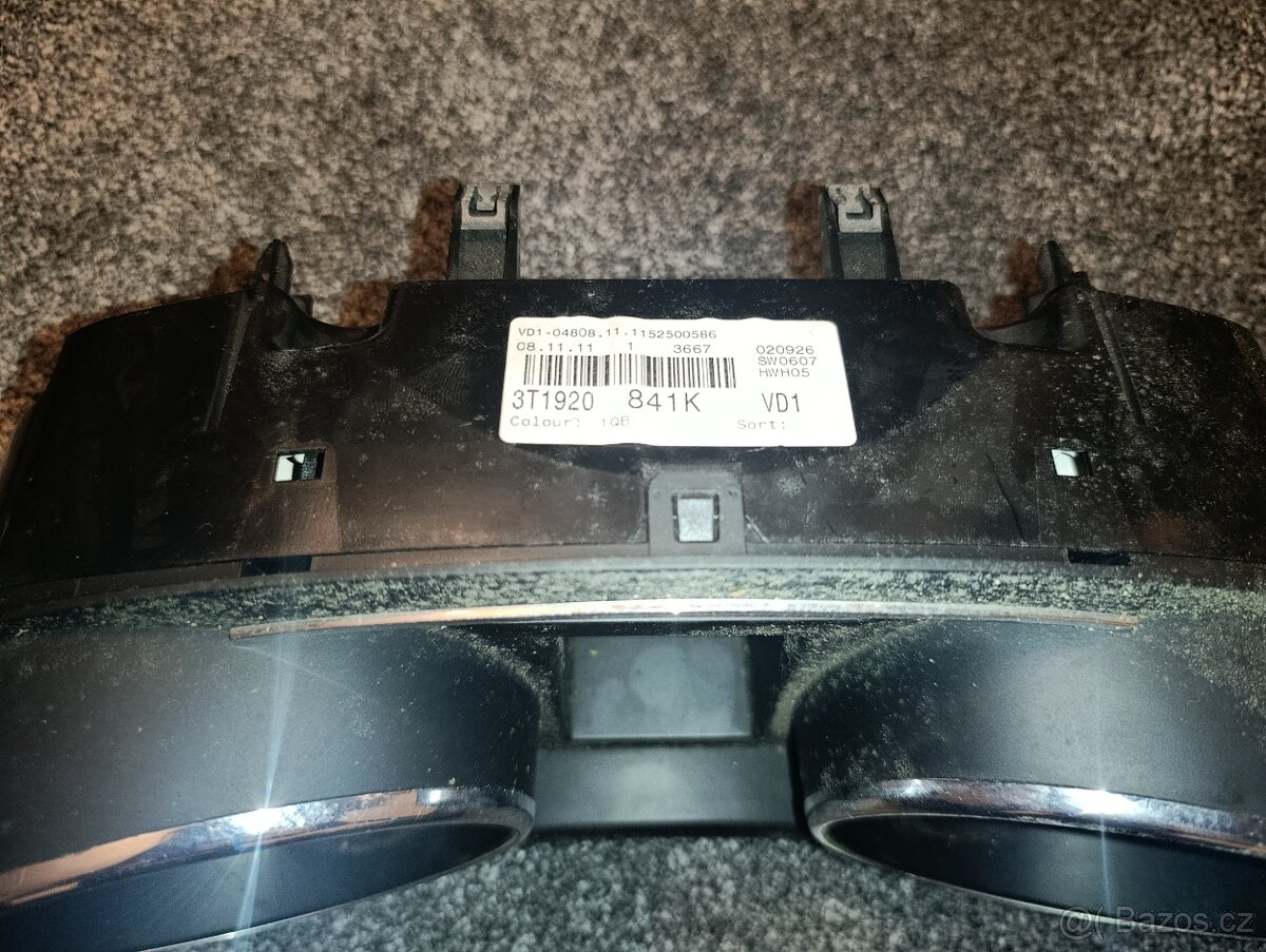 Prodám budíky z Škoda Superb 2. - 2