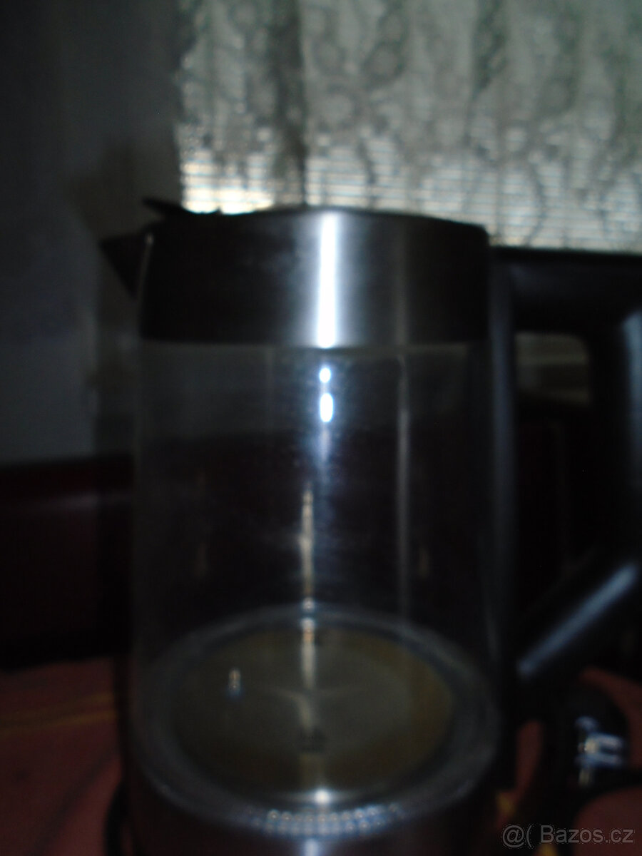 Prodám starší rychlovarné konvice,topinkovače - 2