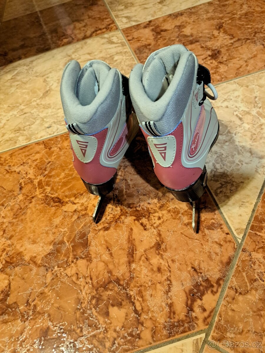 ZNAČKOVÉ BRUSLE SOLUV FASHION, TÉMĚŘ JAKO NOVÉ - 2