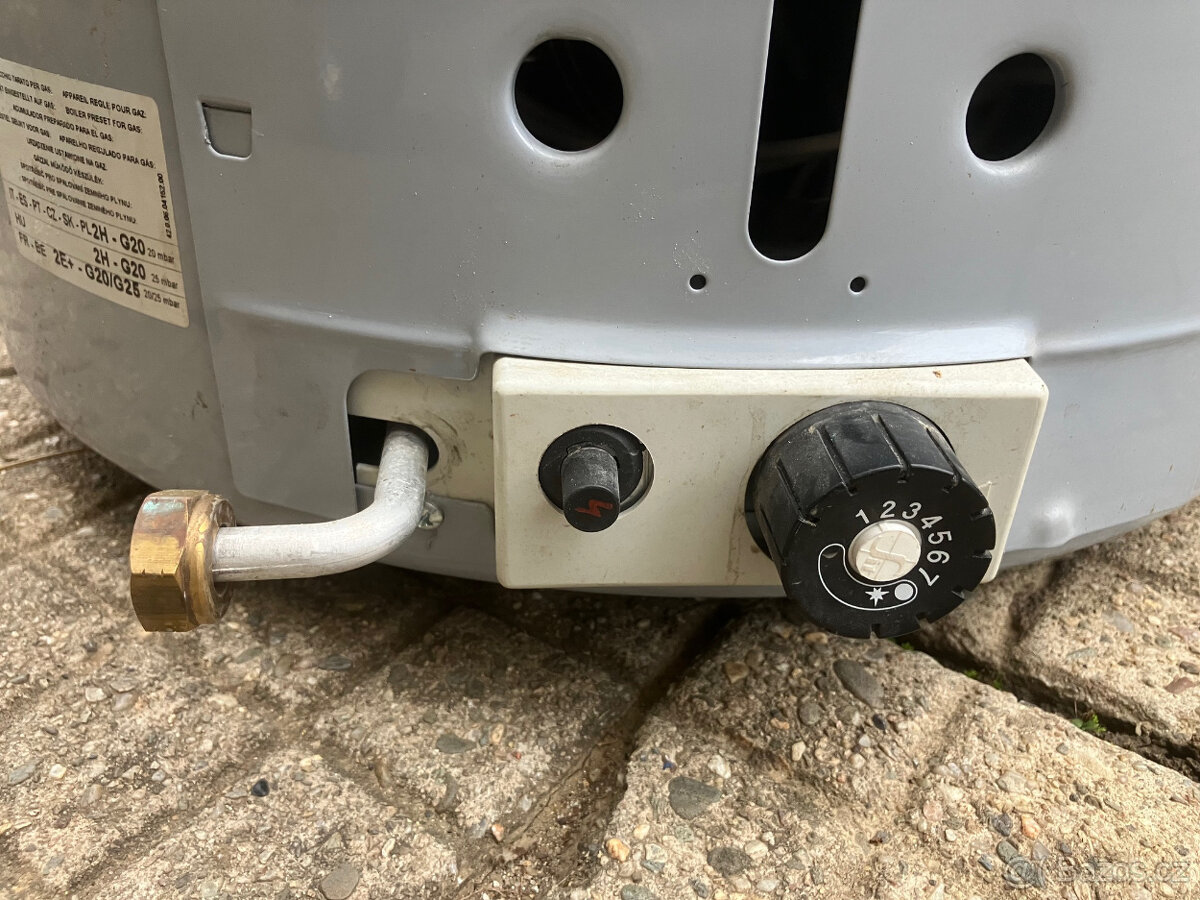 Stacionarní plynový ohřívač vody Ariston 120 SGA X EE - 2