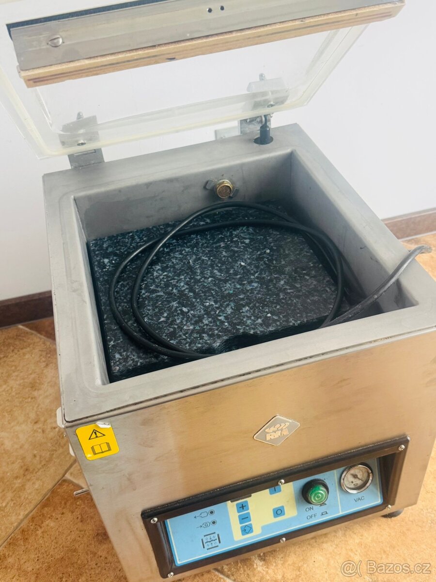 Prodám profesionální komorovou vakuovačku RM Gastro - 2