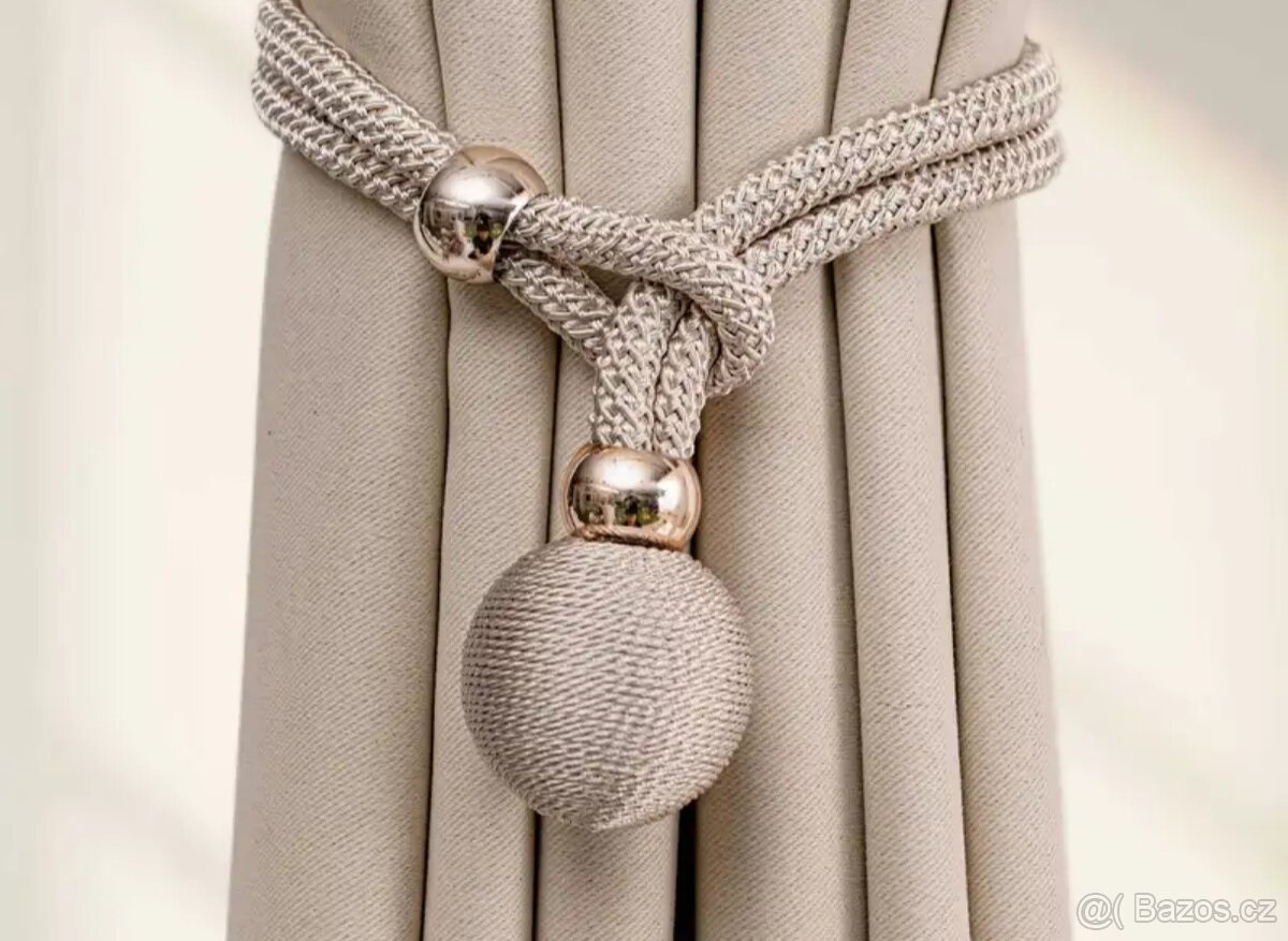 Ozdobné úchyty na závěsy - 2