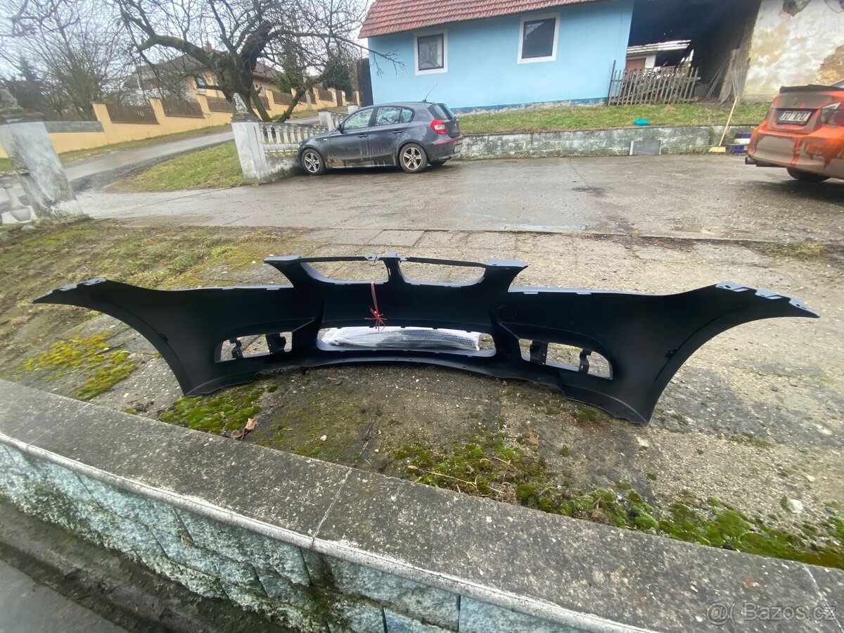 Prodám přední nárazník bmw e90 - 2