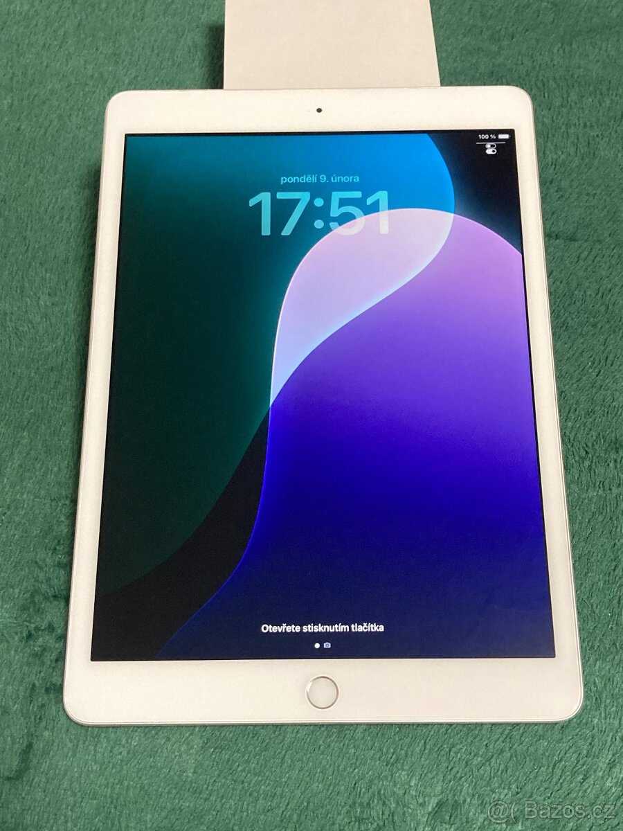 iPad 8 (2020) | 10.2" 128GB Baterie 90% - 2